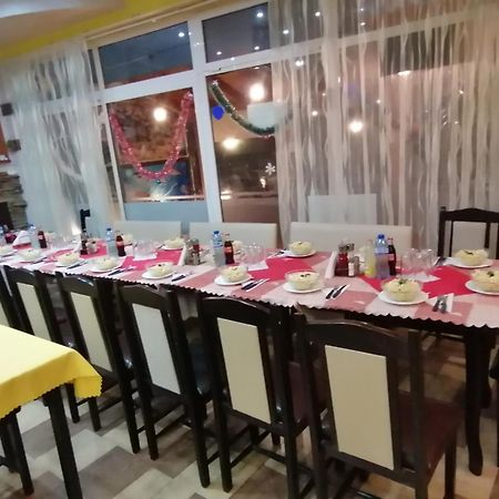 Family Hotel Four Seasons צרבו מראה חיצוני תמונה