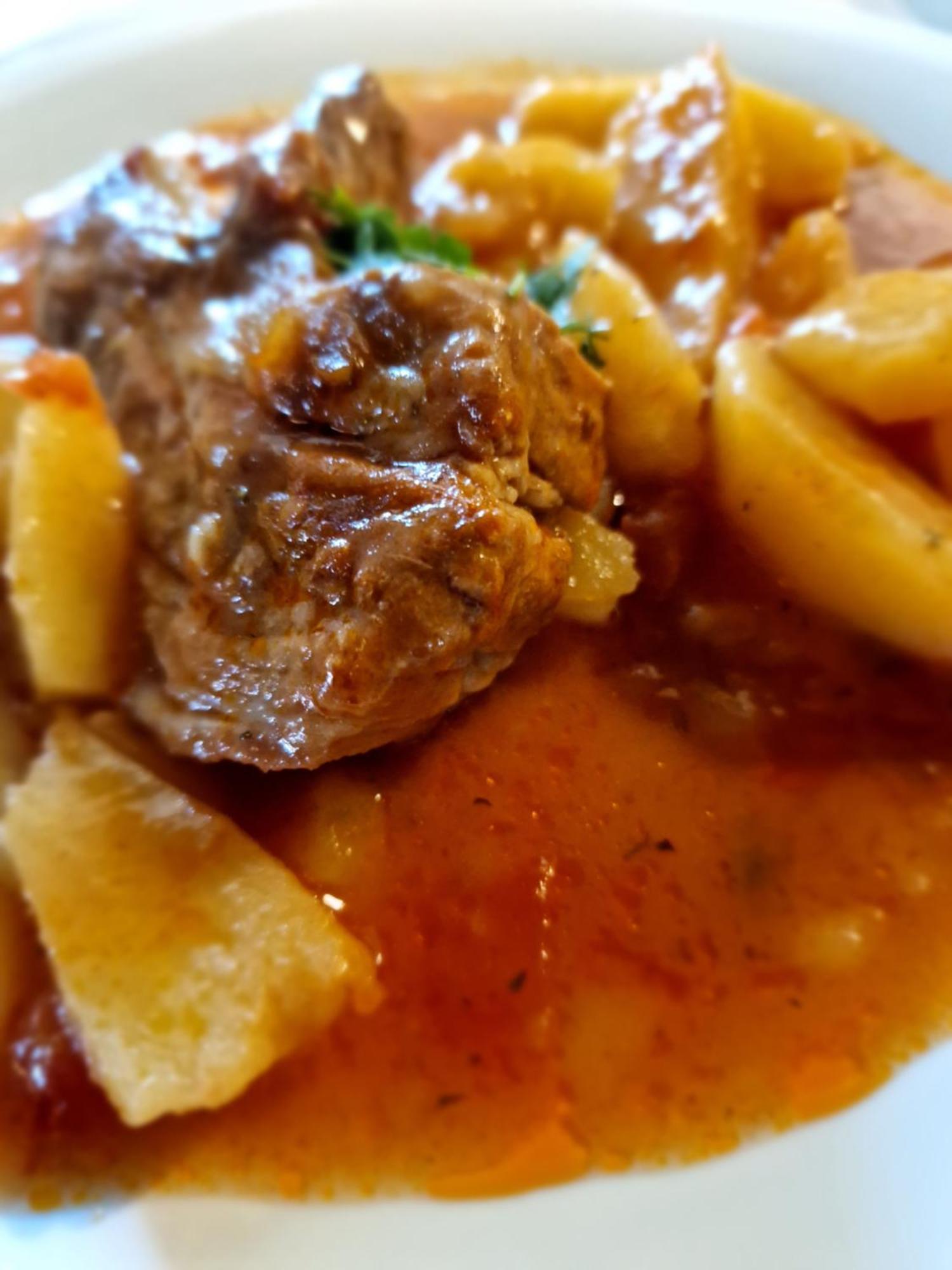 Family Hotel Four Seasons צרבו מראה חיצוני תמונה