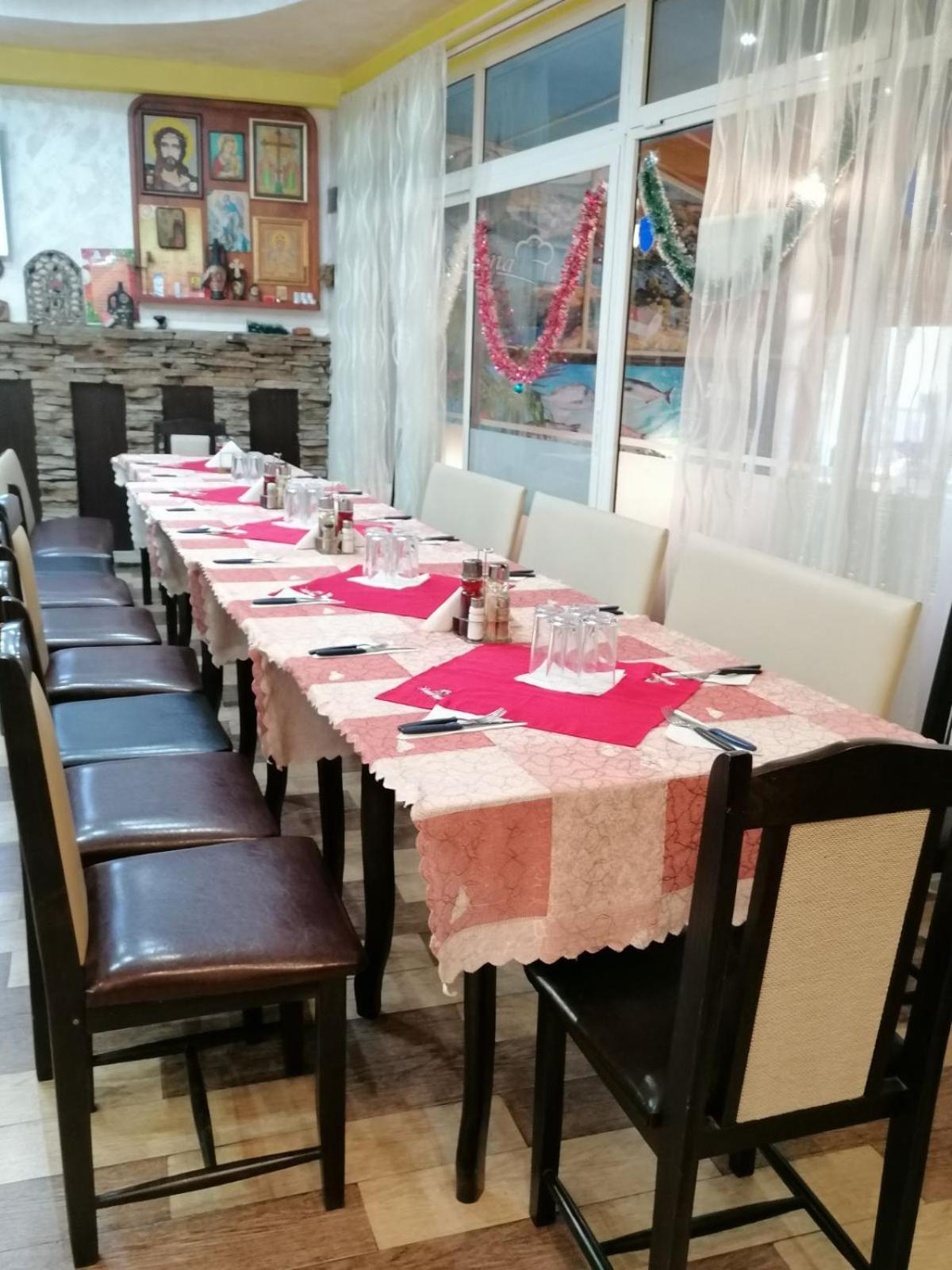 Family Hotel Four Seasons צרבו מראה חיצוני תמונה
