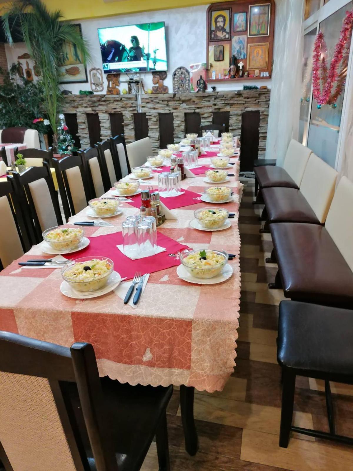 Family Hotel Four Seasons צרבו מראה חיצוני תמונה