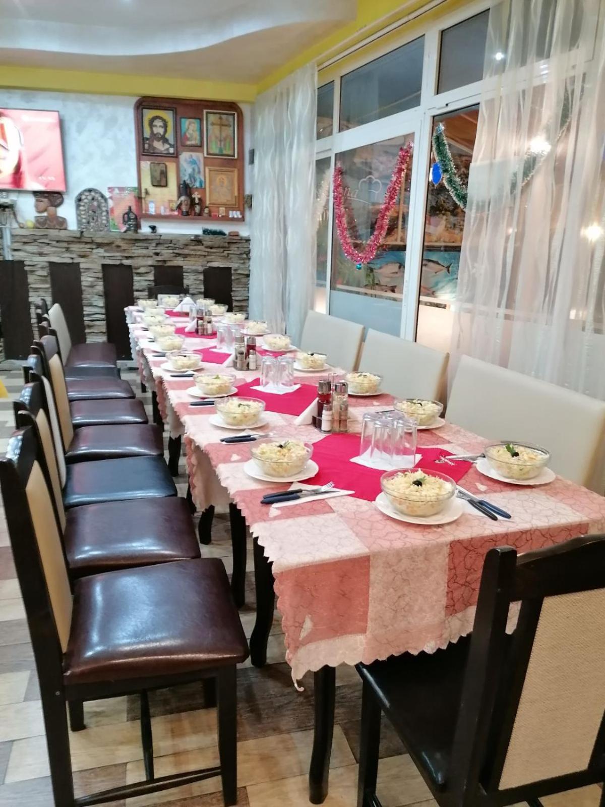 Family Hotel Four Seasons צרבו מראה חיצוני תמונה