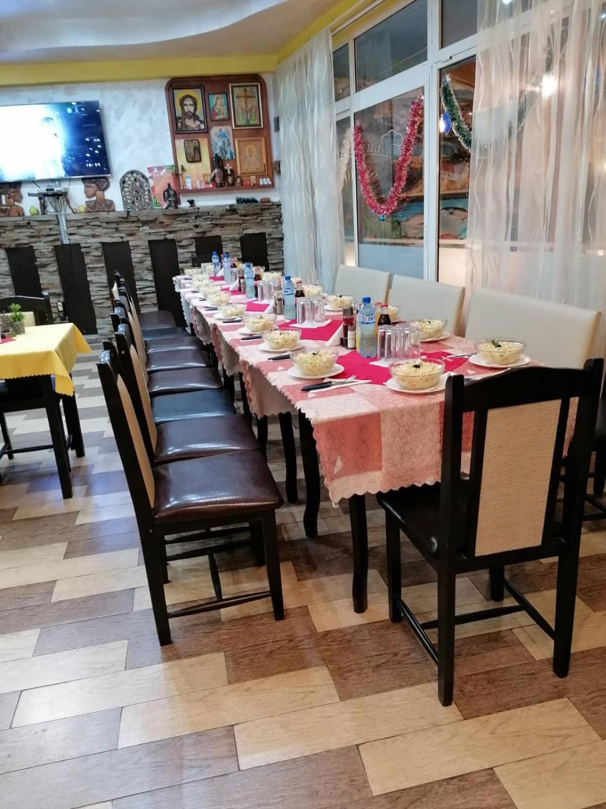 Family Hotel Four Seasons צרבו מראה חיצוני תמונה