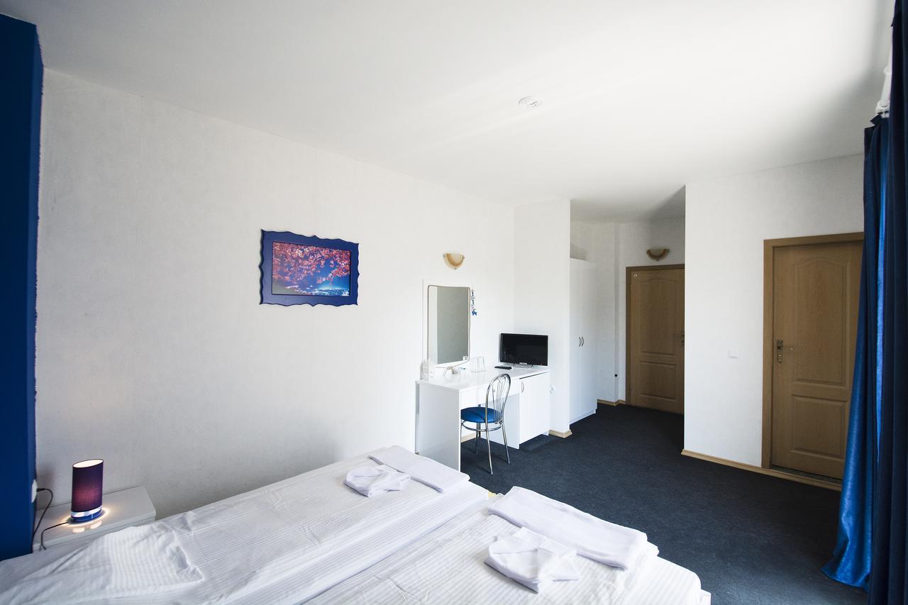 Family Hotel Four Seasons צרבו מראה חיצוני תמונה